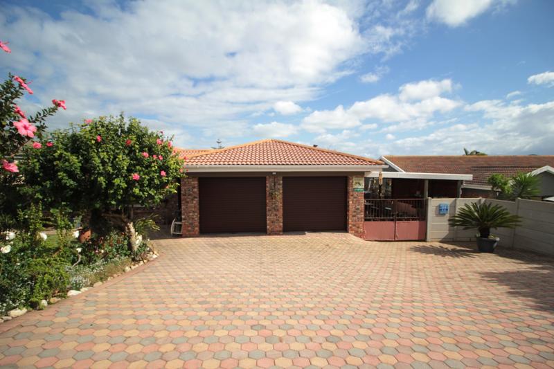 3 Bedroom Property for Sale in Fraaiuitsig Western Cape